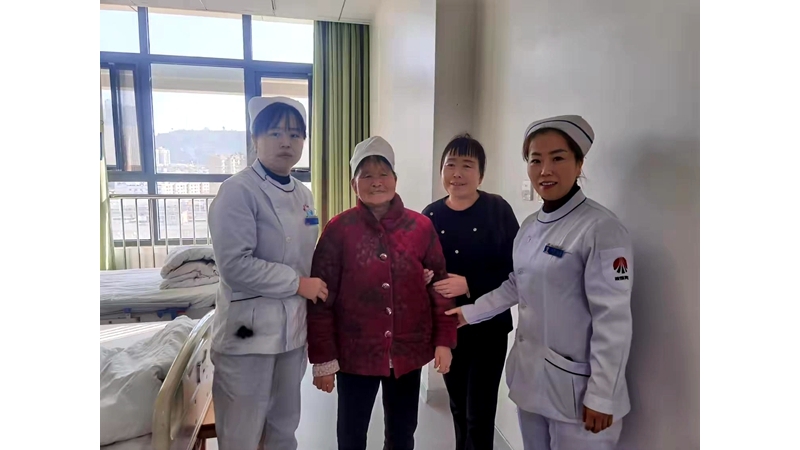 首例！銅川礦務(wù)局中心醫(yī)院成功開展腹腔鏡下全腹膜外腰疝無張力修補(bǔ)術(shù) ... ...